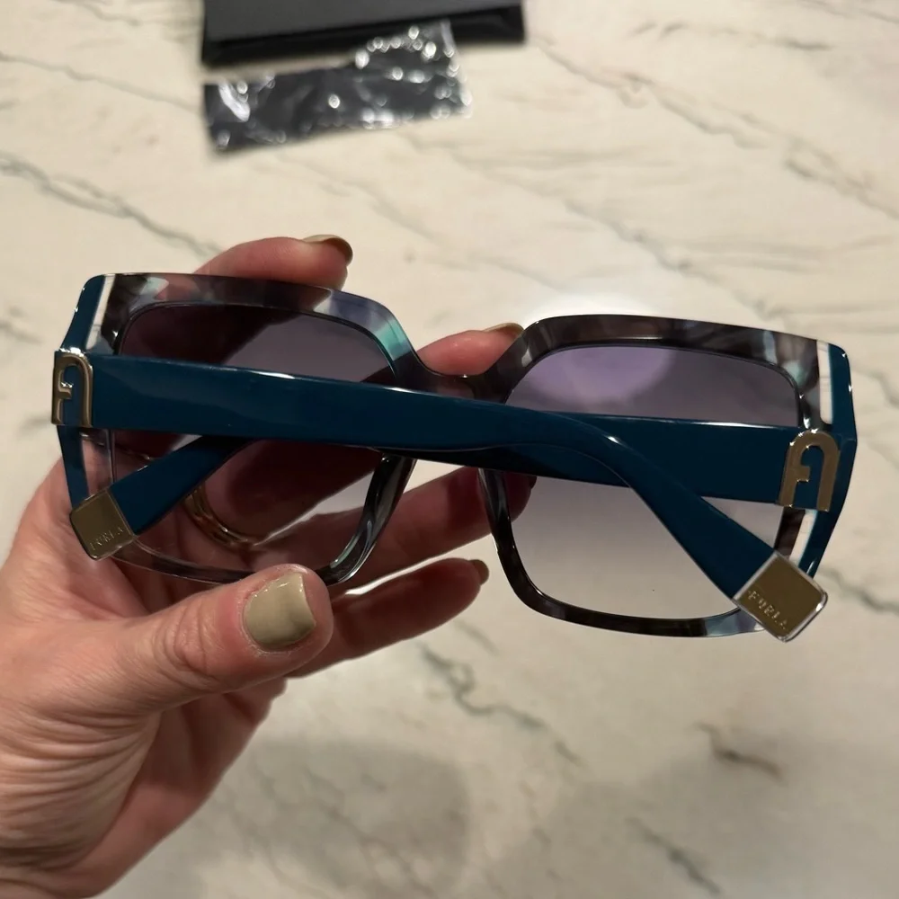 Furla Oversized Square Sunglasses Clear Black Green Frame Gradient Lenses Case